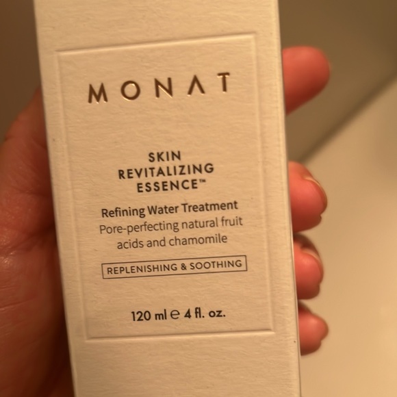 COPY - Skin revitalizing essence - Picture 2 of 3